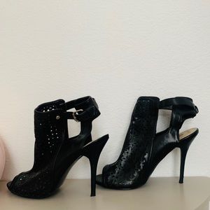 Guess Peep Toe Laser Cut